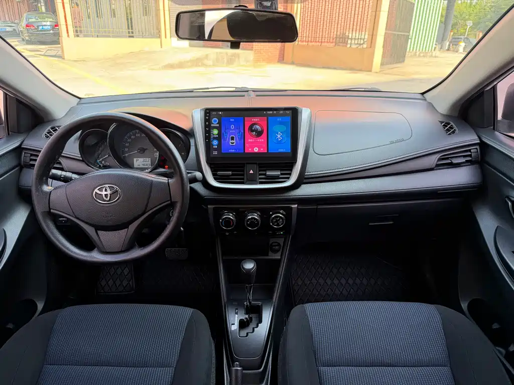 YARiS L Zhixiang 1.5 E CVT Charm Motion