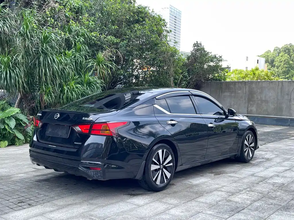 Teana 2.0 L XL Comfort