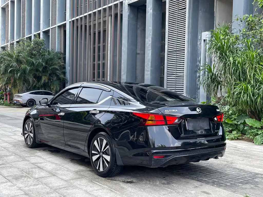 Teana 2.0 L XL Comfort