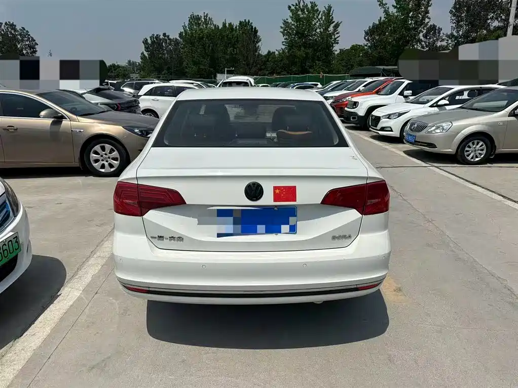 Bora 1.6 L Auto Comfort