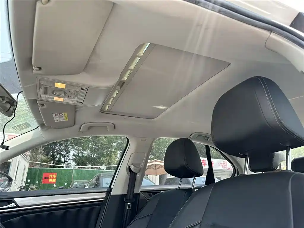 Bora 1.6 L Auto Comfort