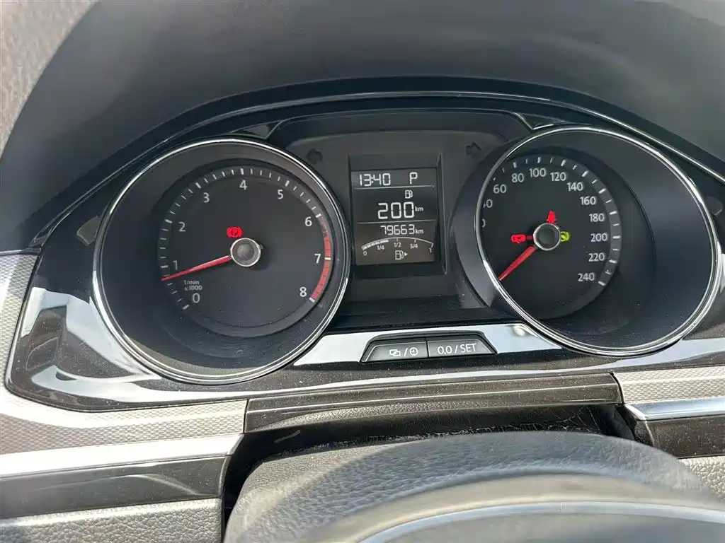 Bora 1.6 L Auto Comfort
