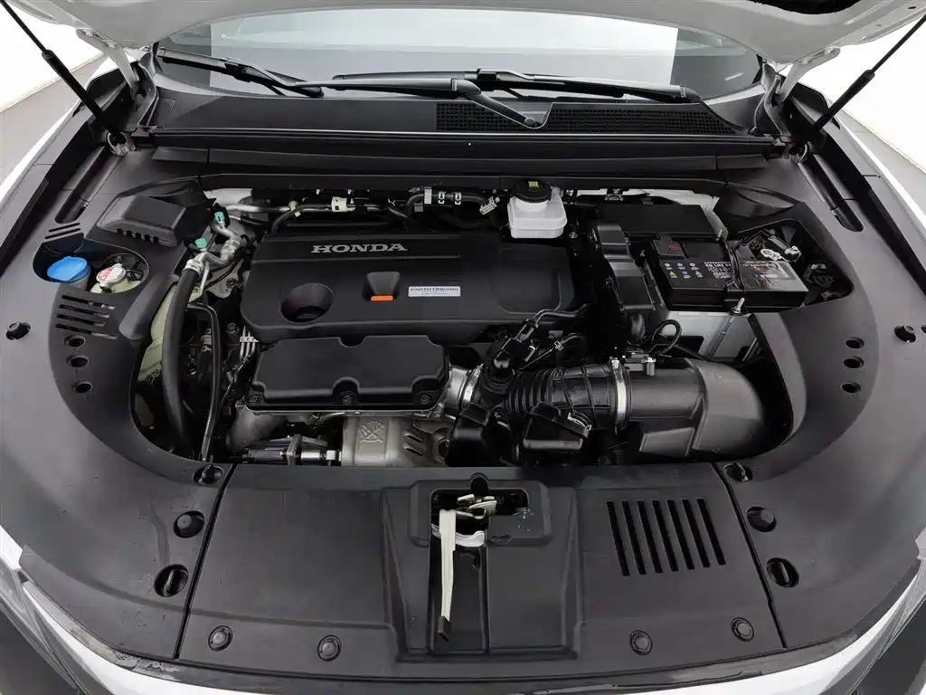 Honda UR-V 370 TURBO 4 WD Premium