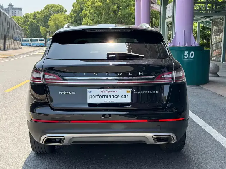 Lincoln Nautilus 2.0 T 4 WD Premium