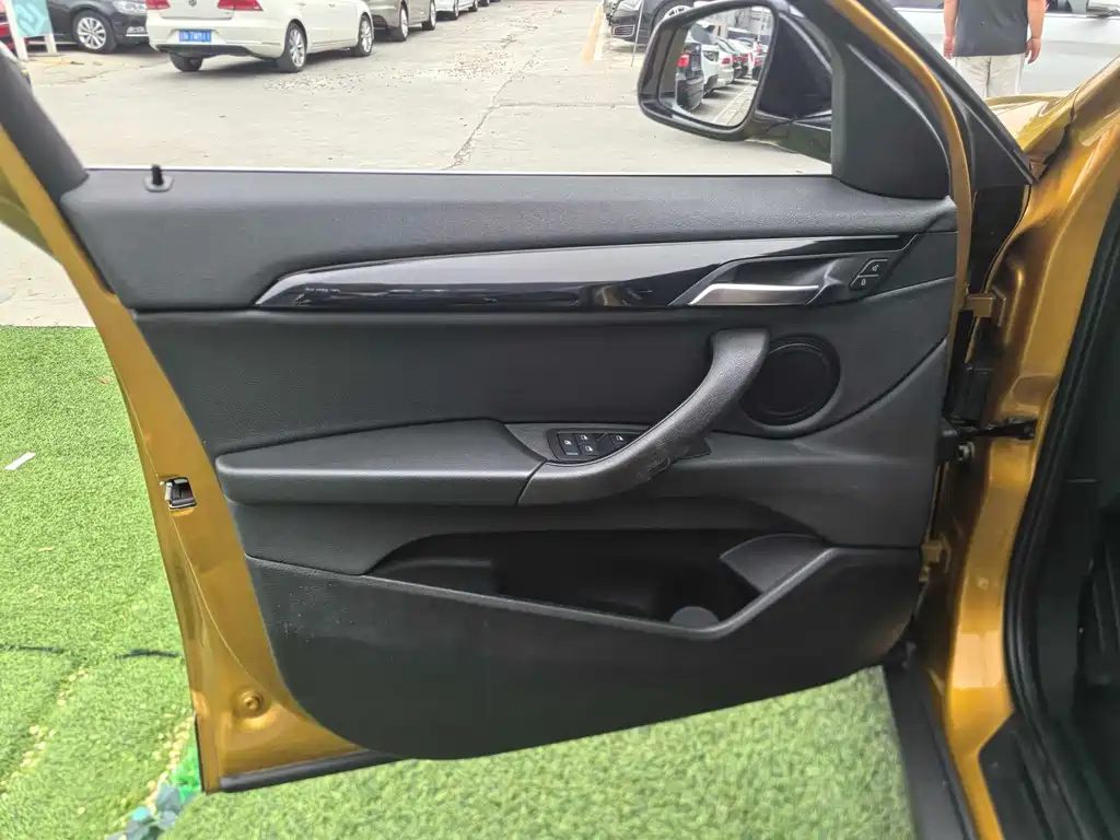 BMW X2 (Import) sDrive20 i M Offroad Package CN-VI