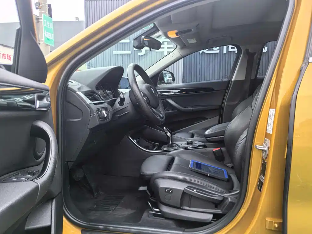 BMW X2 (Import) sDrive20 i M Offroad Package CN-VI