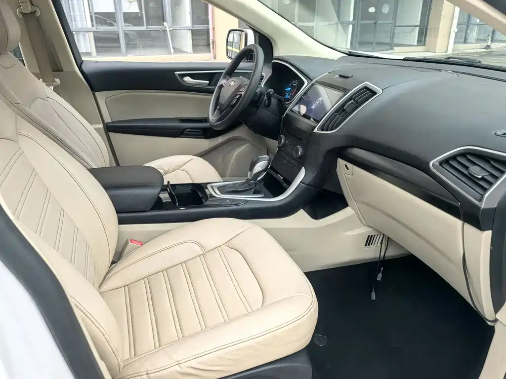 Edge EcoBoost 245 2 WD Elite Sharp 5-seat CN-V