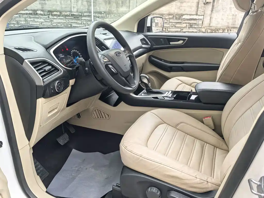 Edge EcoBoost 245 2 WD Elite Sharp 5-seat CN-V