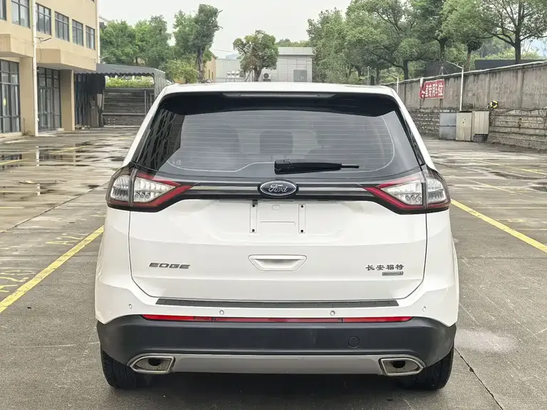 Ford Edge EcoBoost 245 2 WD Elite Sharp 5-seat CN-V