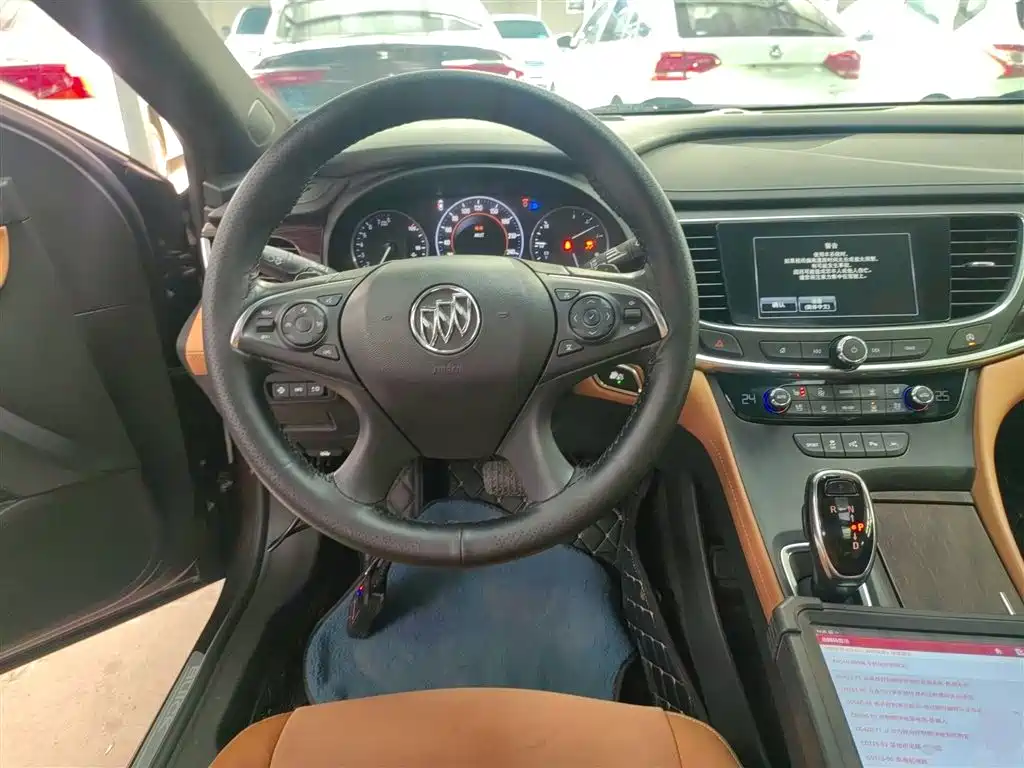 LaCrosse 20 T Luxury