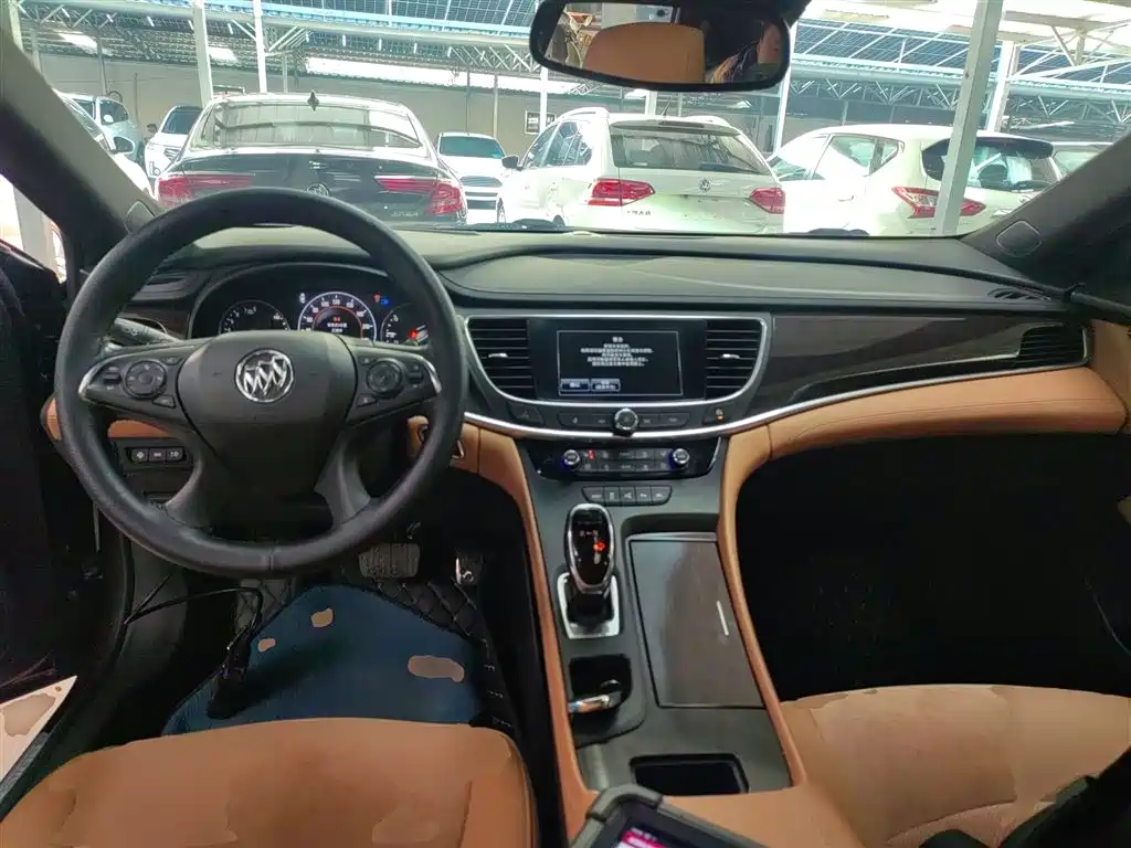 LaCrosse 20 T Luxury