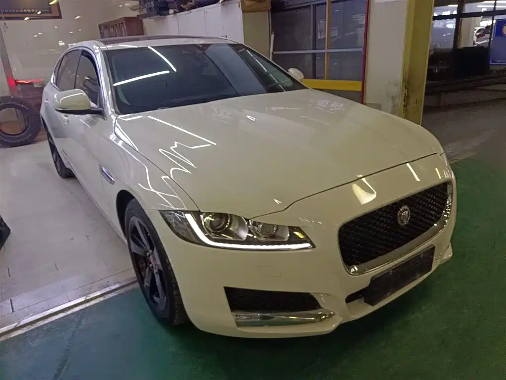 Jaguar XFL XFL 2.0 T P200 2 WD Elite
