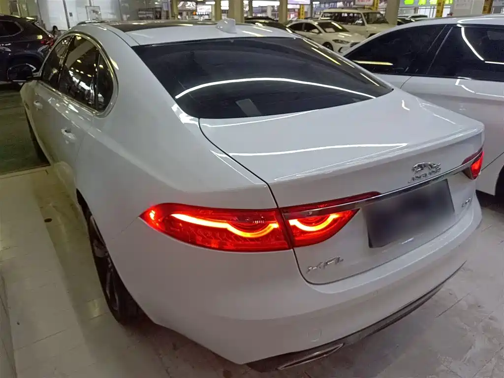 Jaguar XFL XFL 2.0 T P200 2 WD Elite