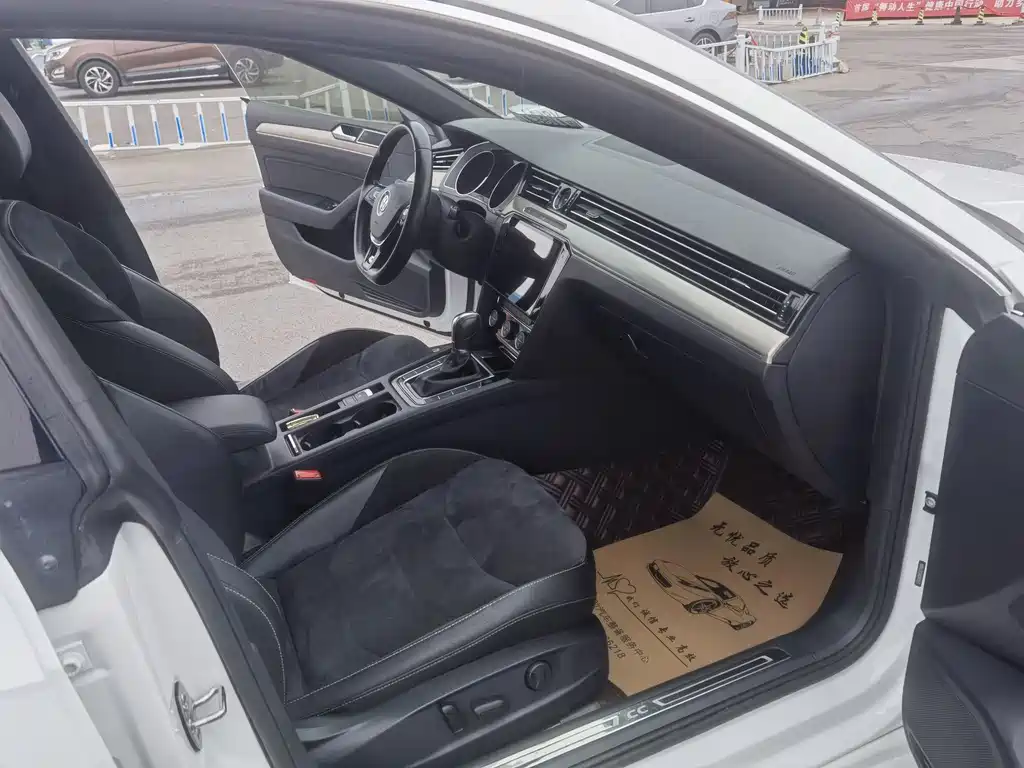 VW CC 一汽-大众CC 2019款 330 TSI 华颜版 国V