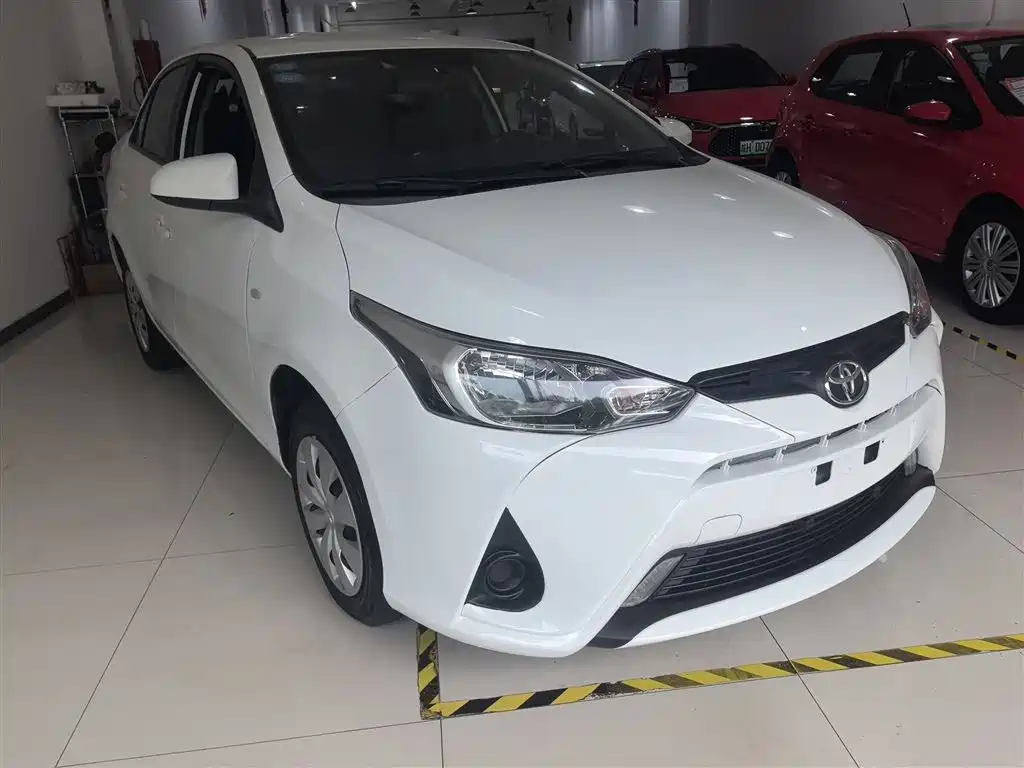 YARiS L Zhixiang 1.5 E CVT Charm Motion CN-VI