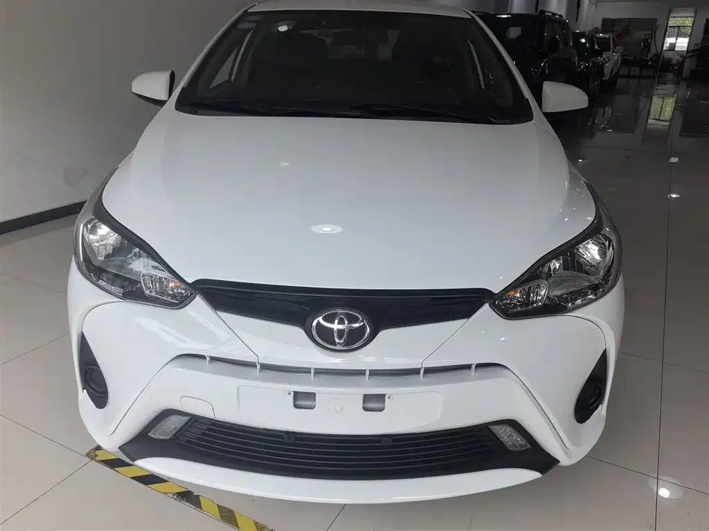 YARiS L Zhixiang 1.5 E CVT Charm Motion CN-VI