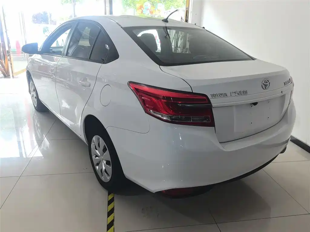 YARiS L Zhixiang 1.5 E CVT Charm Motion CN-VI