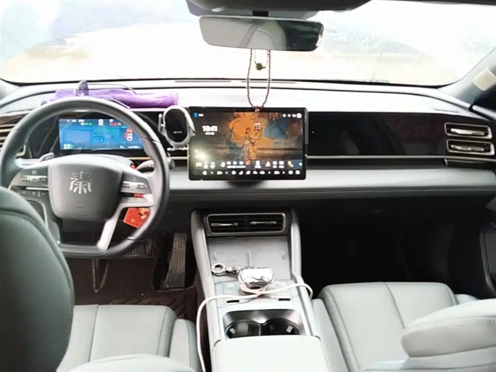 Qin L DM-i Smart Drive 120 KM Transcend