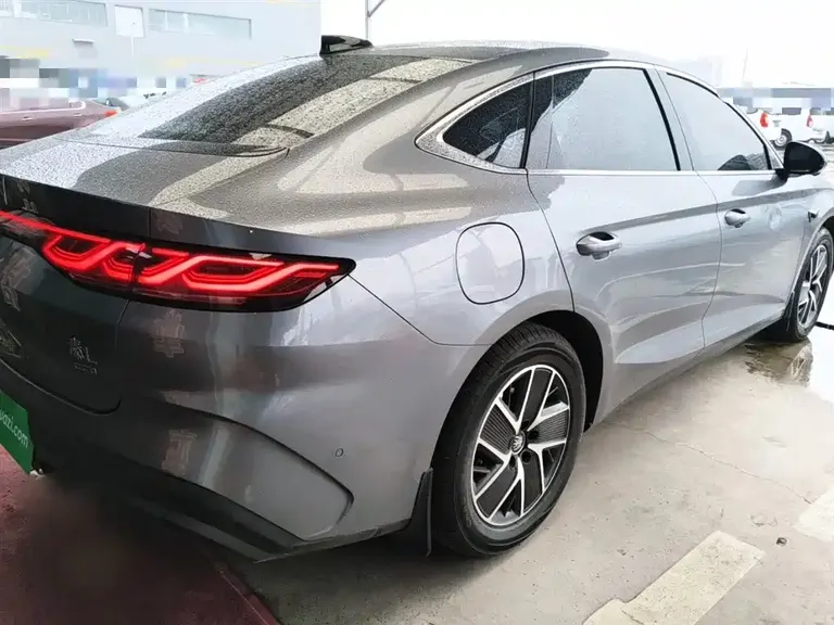 BYD Qin L DM-i Smart Drive 120 KM Transcend