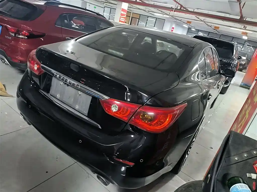 Infiniti Q50 L 2.0 T Comfort