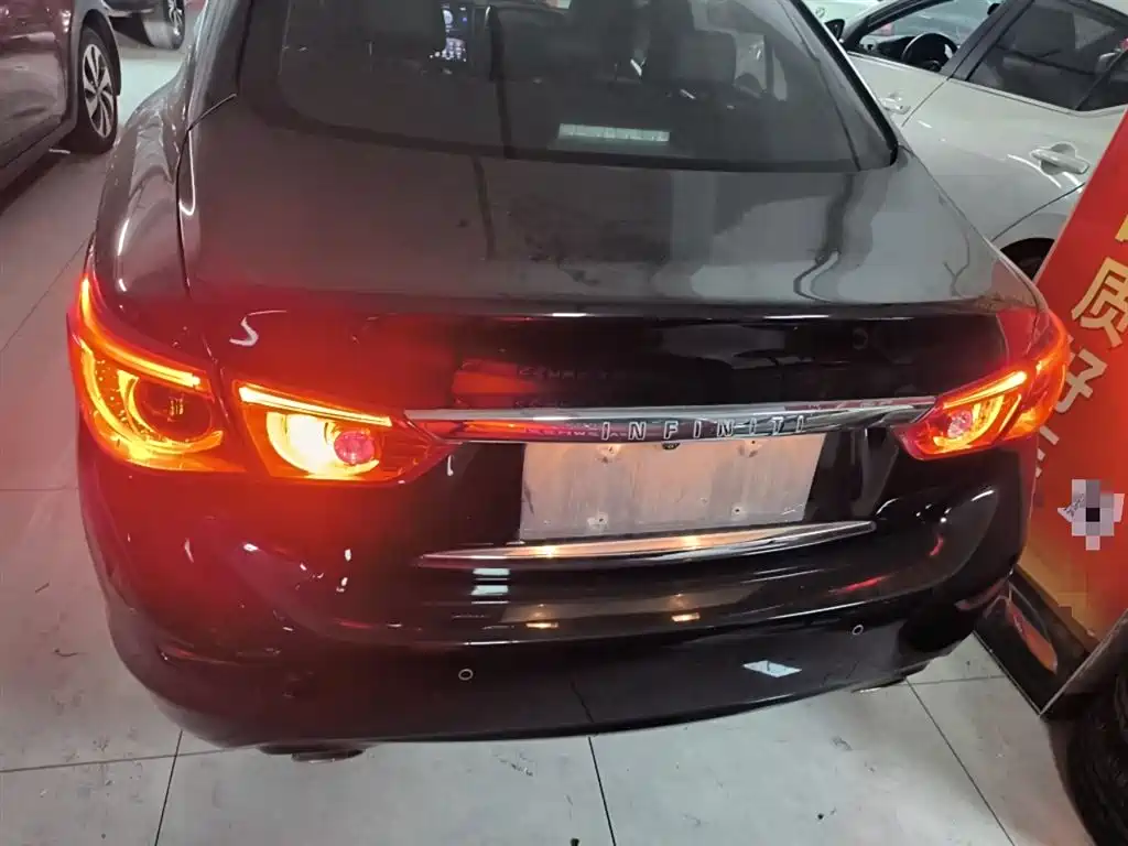 Infiniti Q50 L 2.0 T Comfort