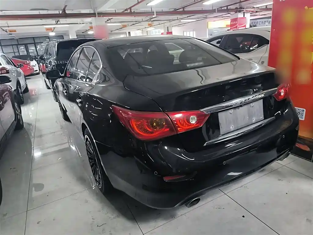 Infiniti Q50 L 2.0 T Comfort