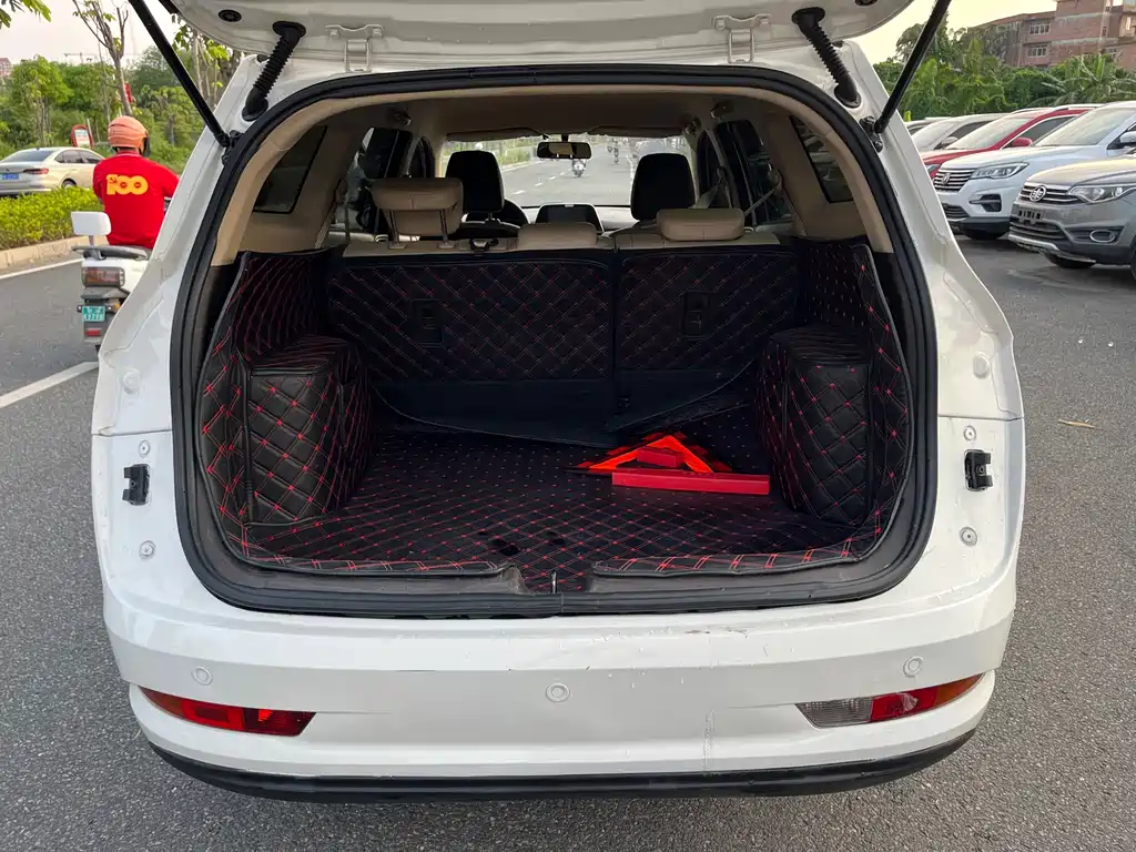 Baojun 310 W 1.5 L Manual Fashion CN-V