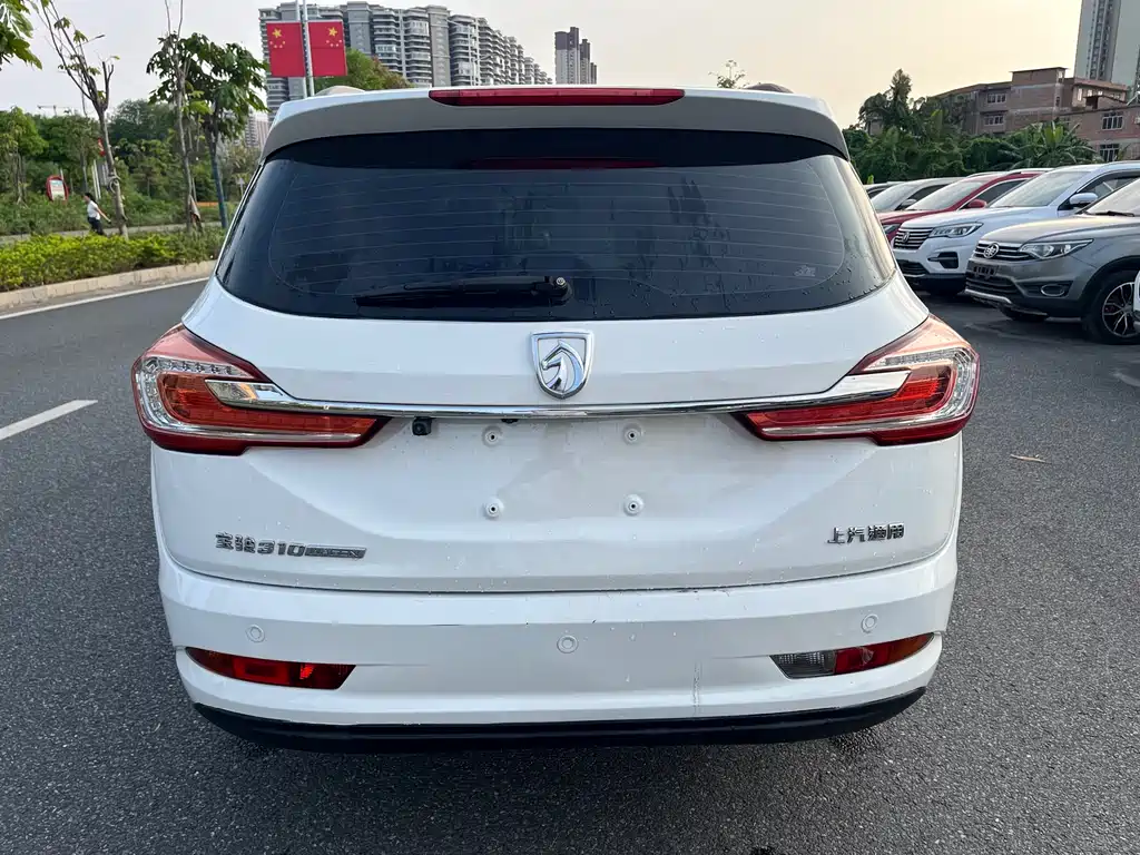 Baojun 310 W 1.5 L Manual Fashion CN-V