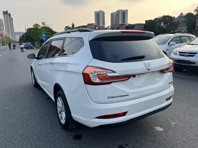 Baojun 310 W 1.5 L Manual Fashion CN-V