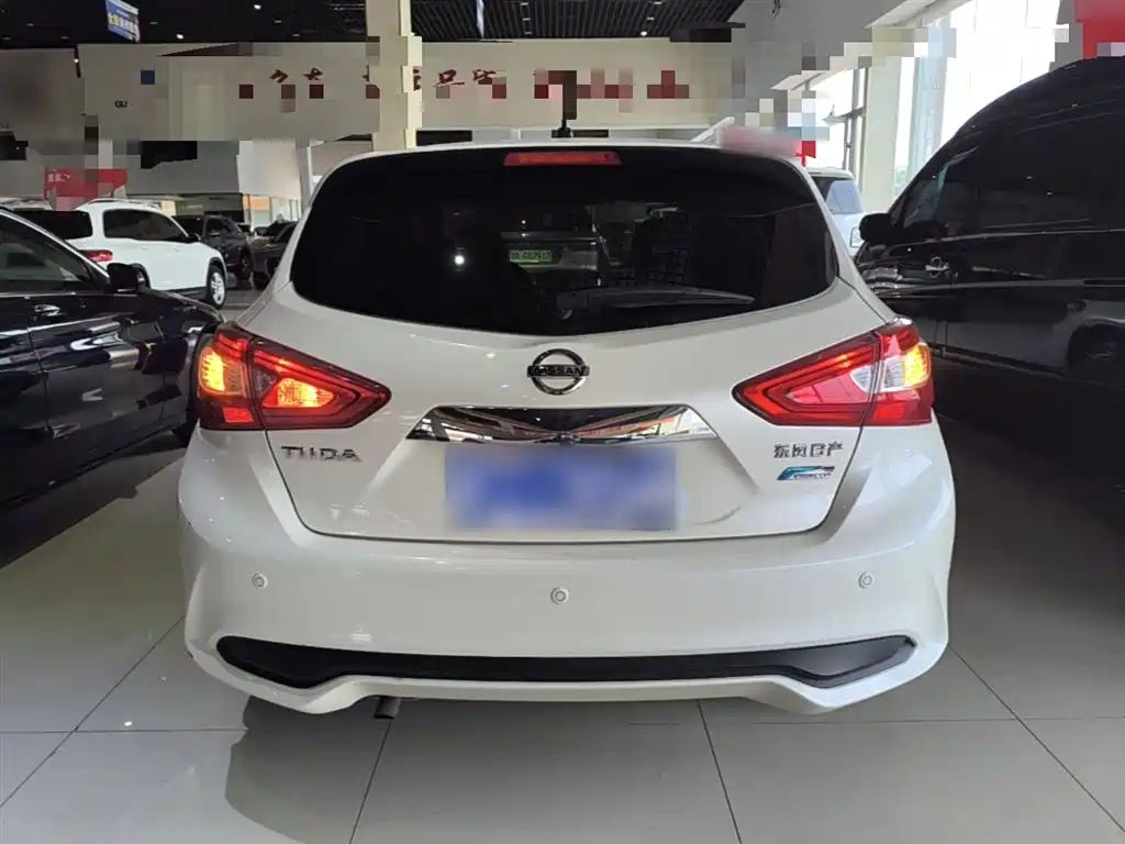 Tiida 1.6 L CVT Cool Motion
