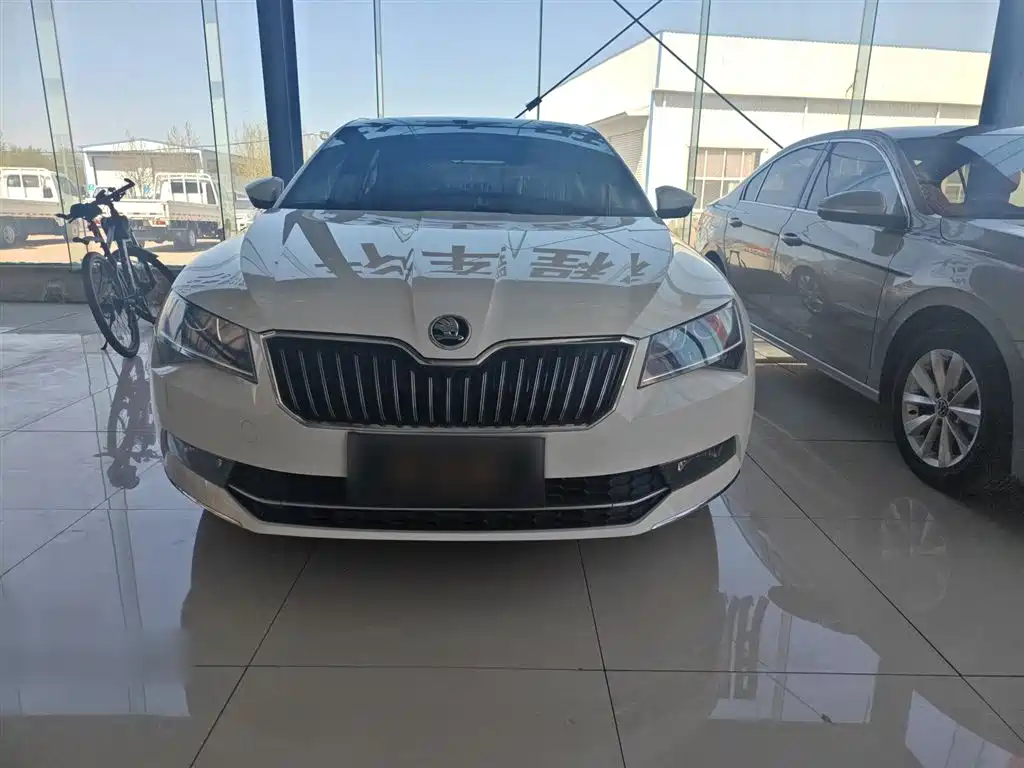 Superb TSI330 DSG Comfort CN-V