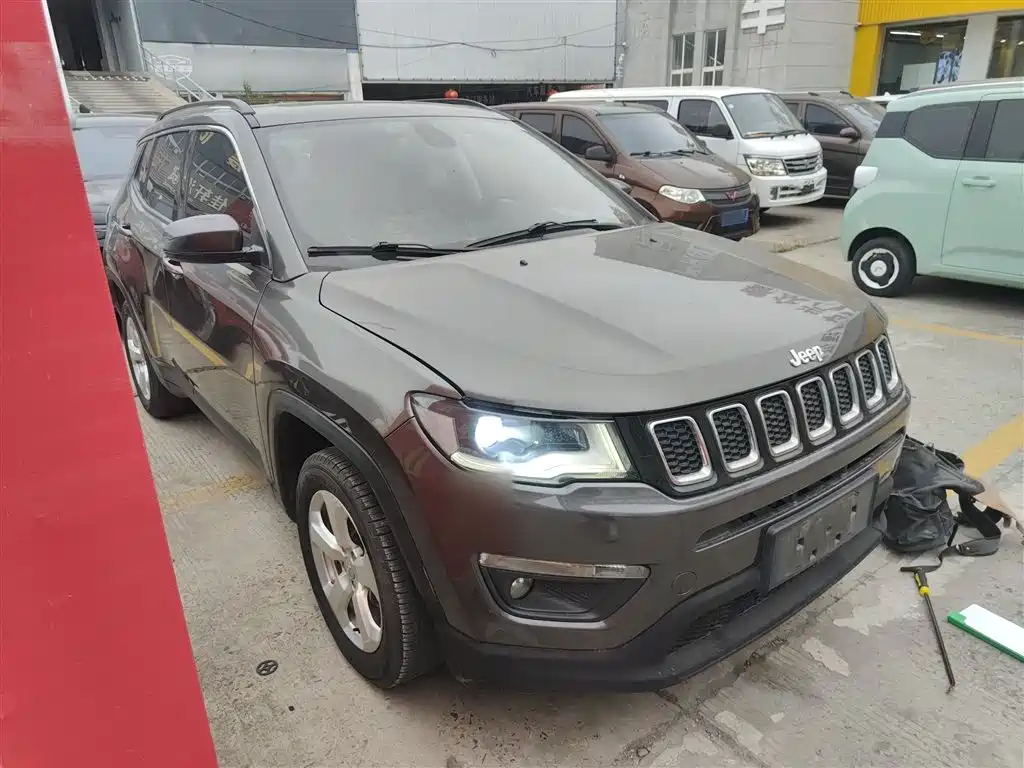 Compass 200 T Auto Home Enjoyment