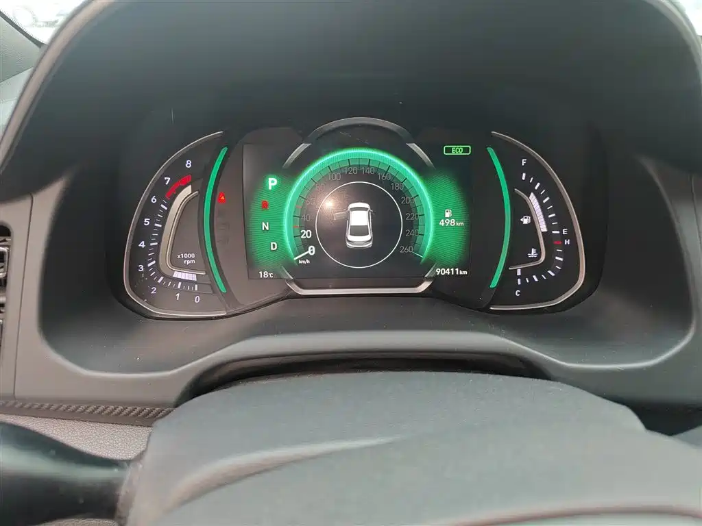 Elantra 1.4 T DCT Dynamic Shine · Active