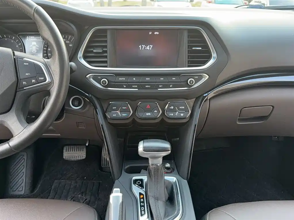 GAC Trumpchi GS4 200 T G-DCT Luxury