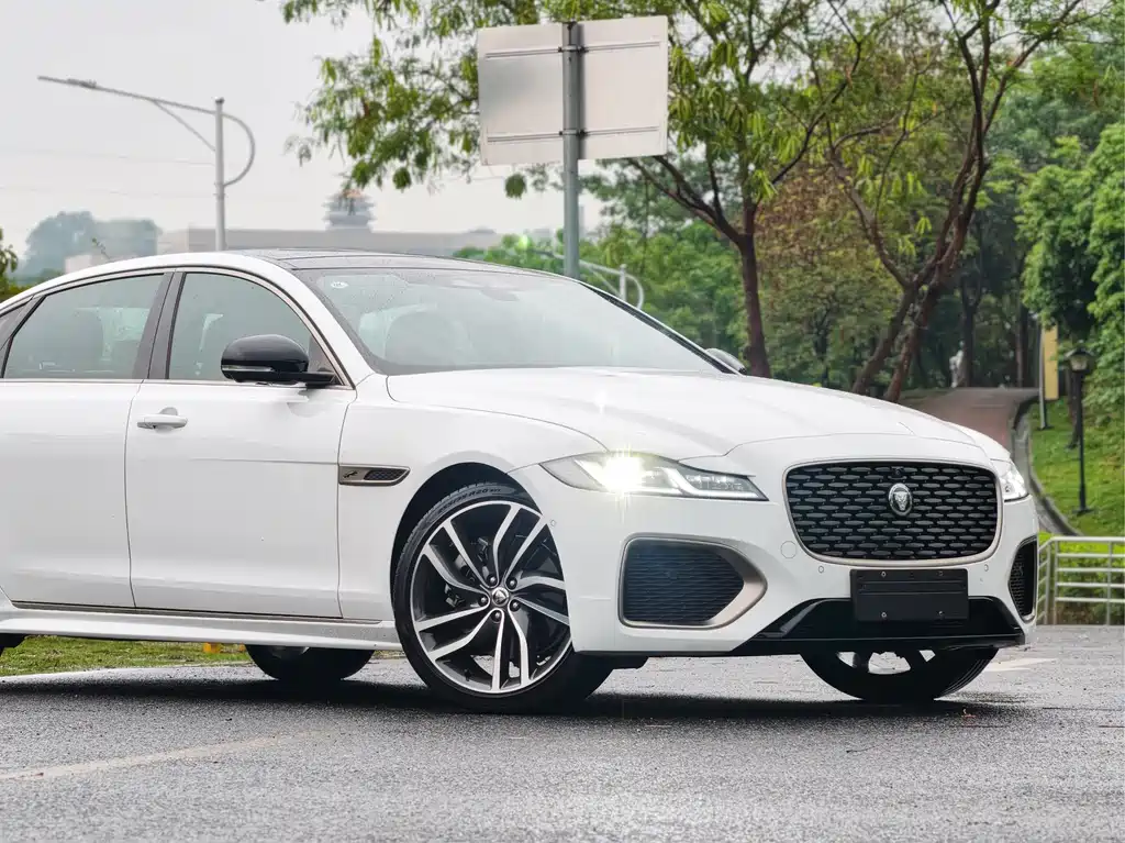 Jaguar XFL 2.0 T P300 4 WD Flagship Sport Gilt