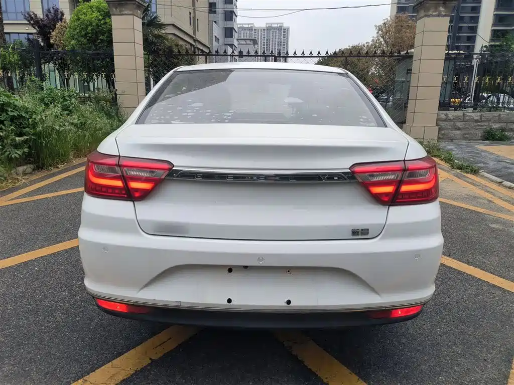 Vision 1.5 L Manual Happy