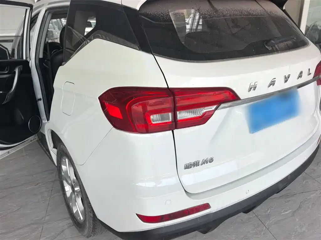 Haval M6 1.5 T Manual 2 WD Urban