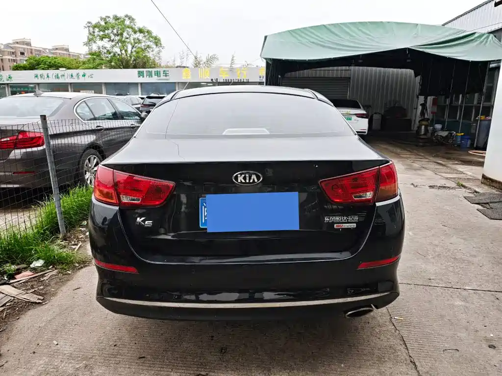Kia K5 2.0 L Auto GL