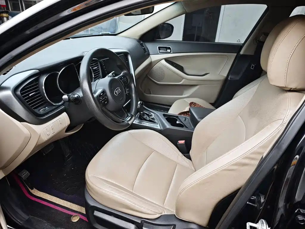 Kia K5 2.0 L Auto GL