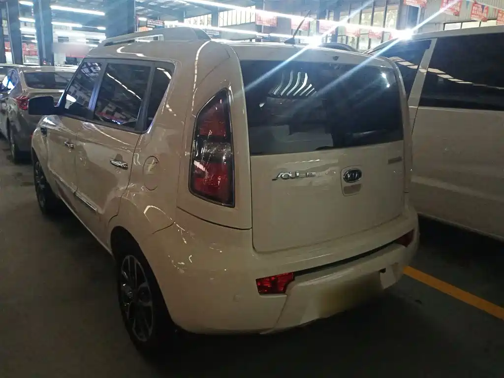 Soul 1.6 L AT Premium