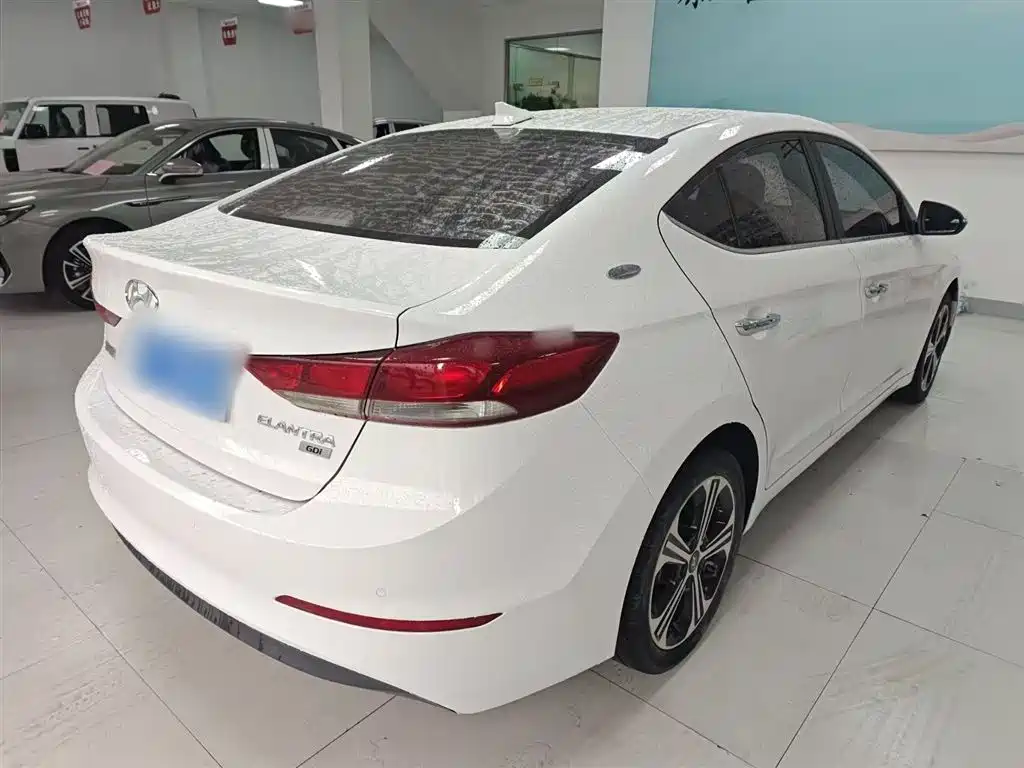 Elantra 1.6 L Auto 15 Anniversary Special Edition