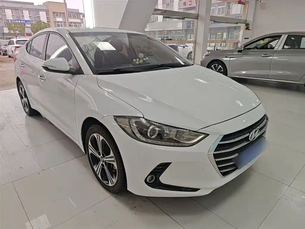 Elantra 1.6 L Auto 15 Anniversary Special Edition