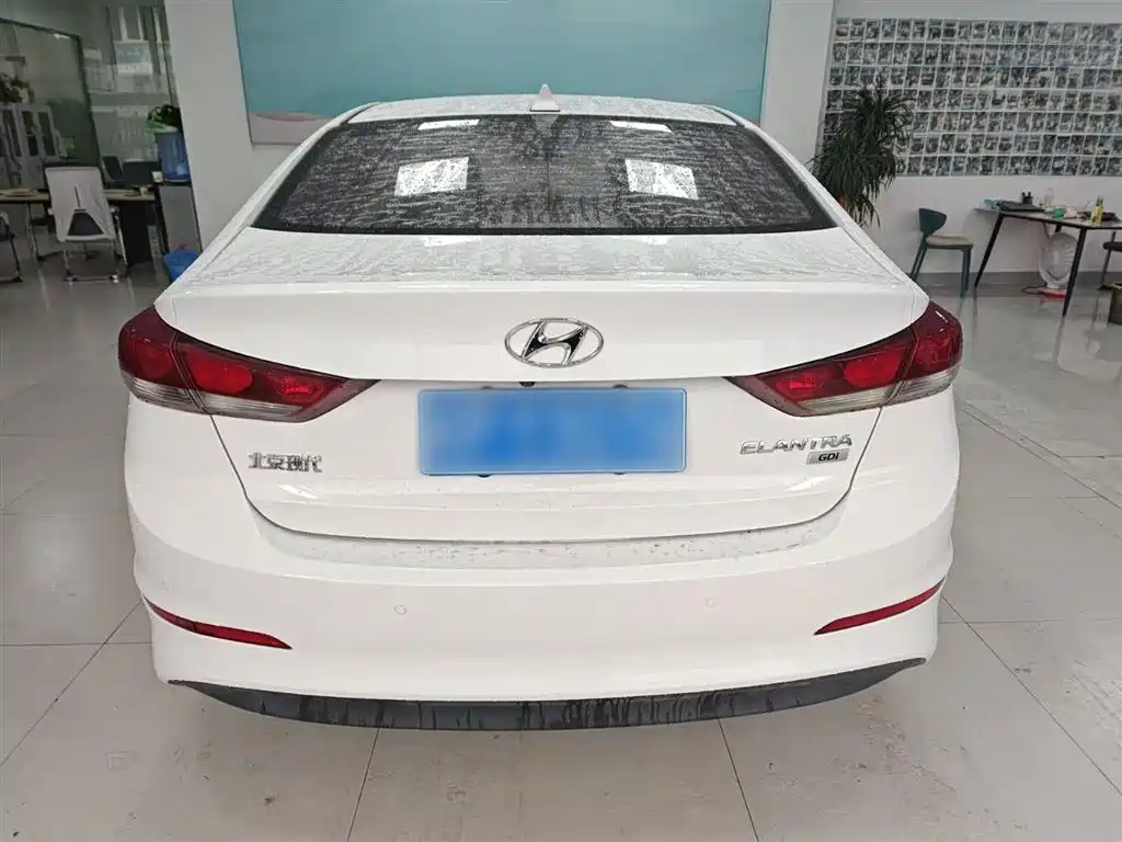 Elantra 1.6 L Auto 15 Anniversary Special Edition