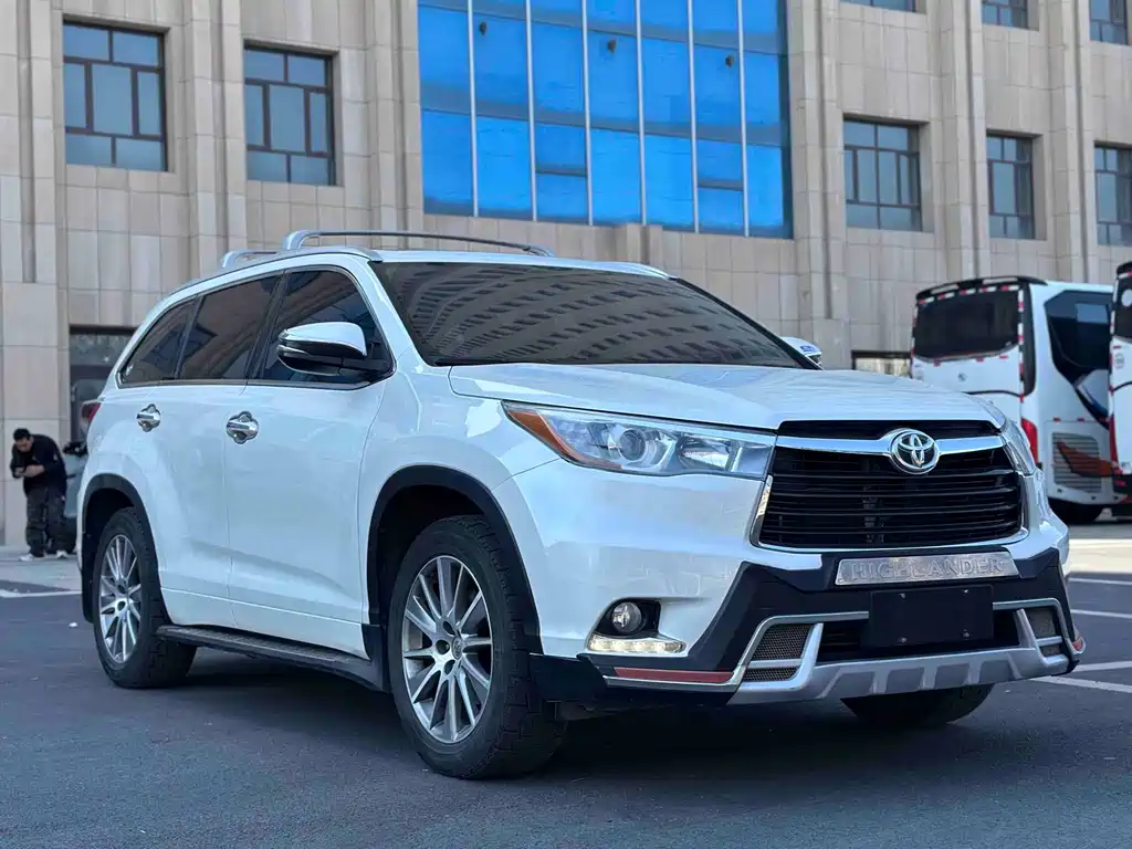 Highlander 2.0 T 4 WD Luxury 7-seat