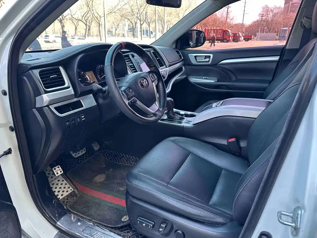 Highlander 2.0 T 4 WD Luxury 7-seat