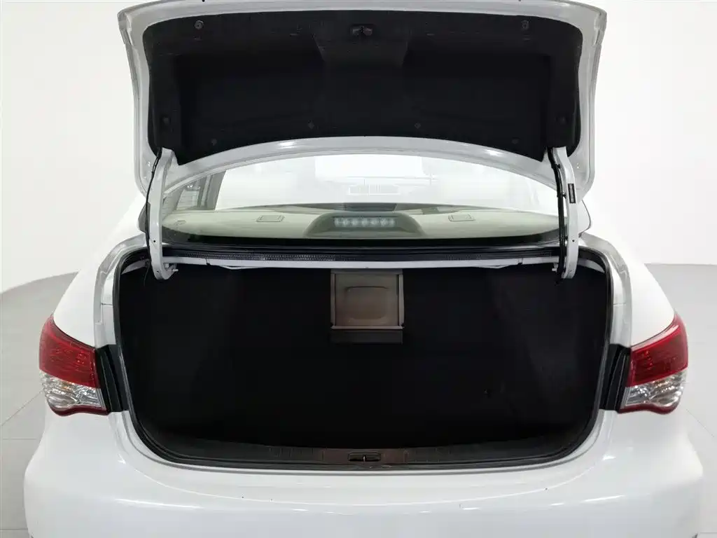 Sylphy Classic 1.6 XE CVT Comfort