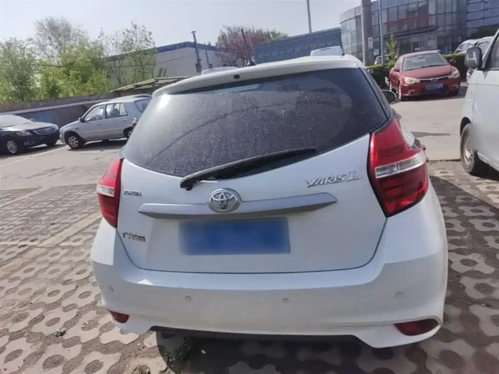 YARiS L Zhixuan 1.5 E CVT Charm Motion CN-VI