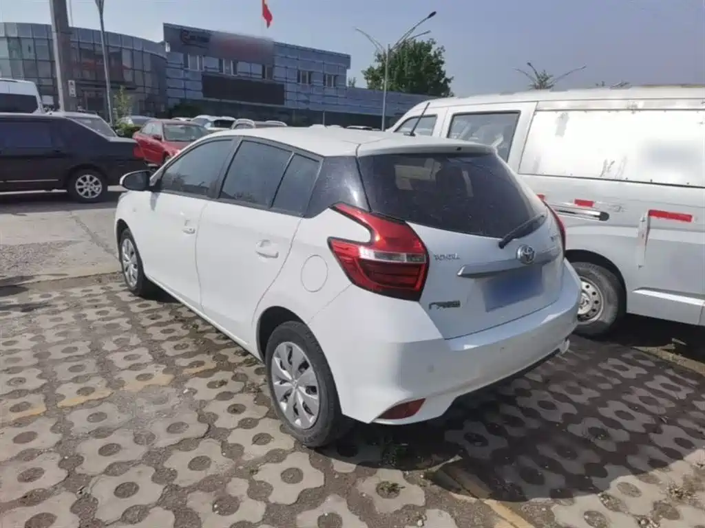 YARiS L Zhixuan 1.5 E CVT Charm Motion CN-VI