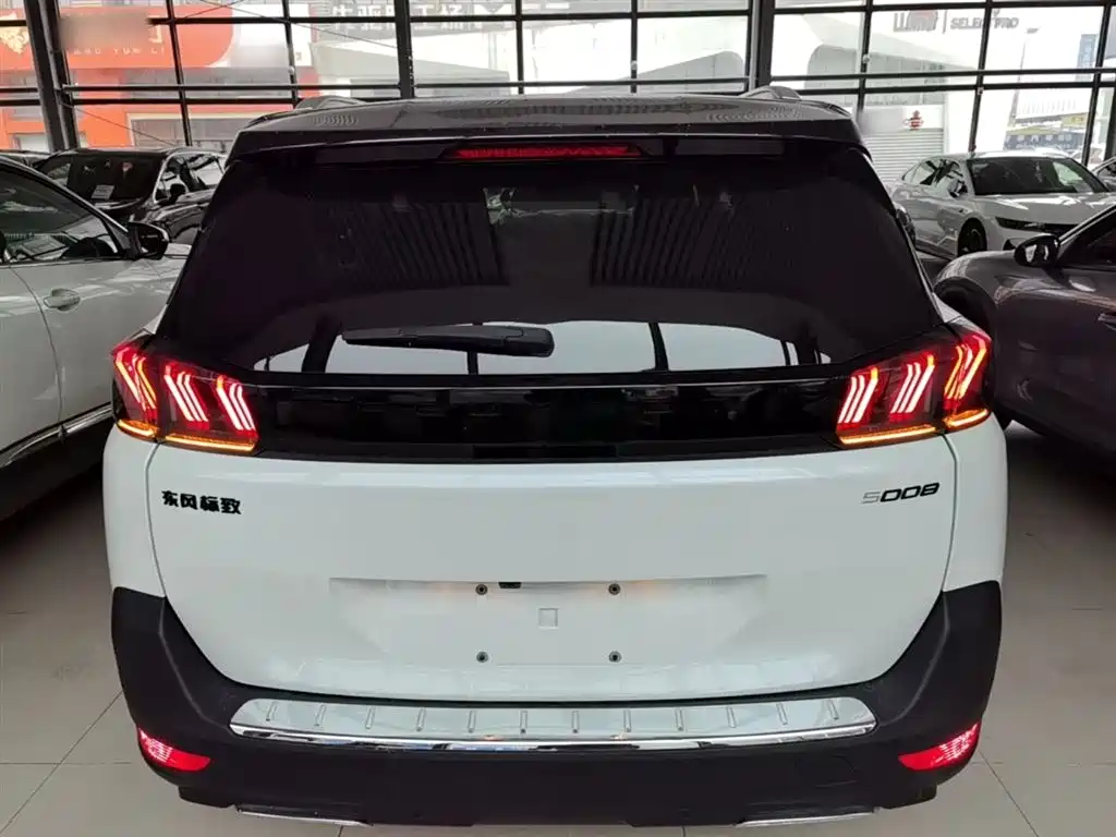 Peugeot 5008 标致5008 2023款 400 THP 旗舰荣耀版 7座