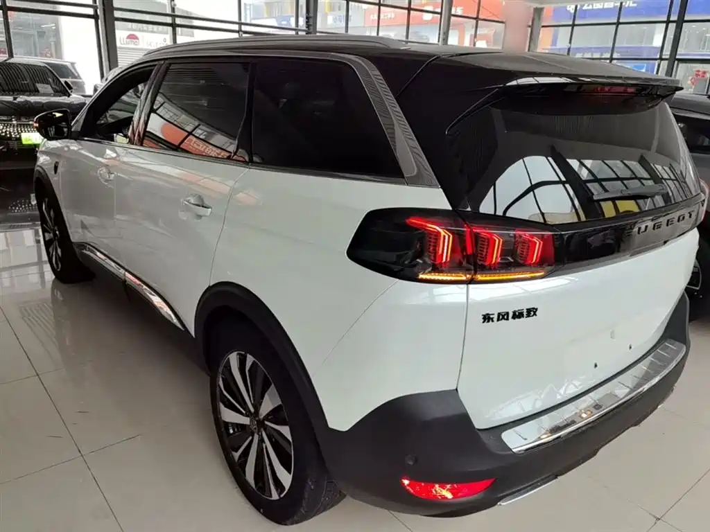 Peugeot 5008 标致5008 2023款 400 THP 旗舰荣耀版 7座